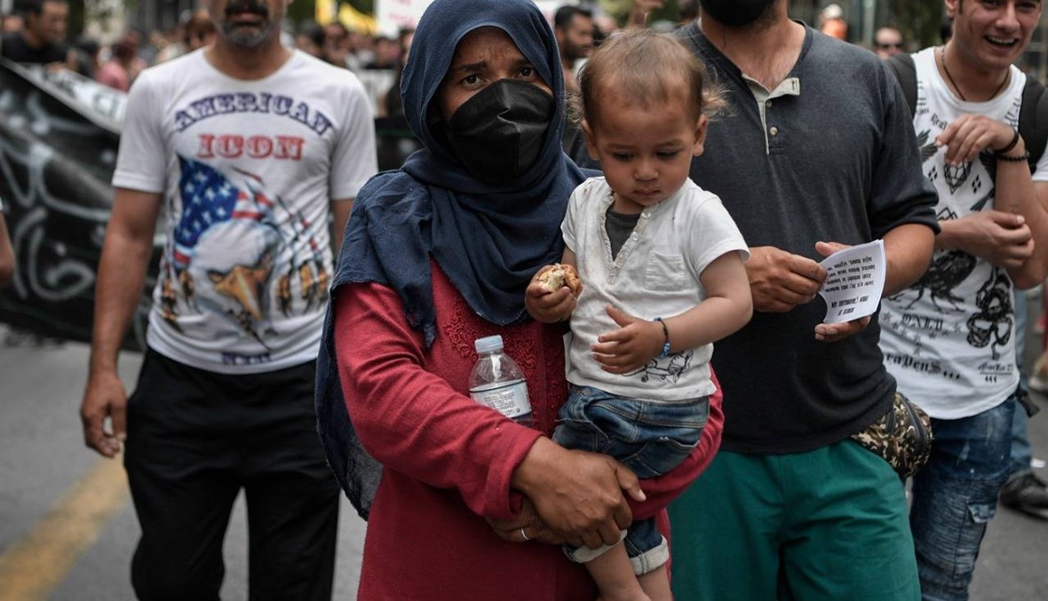 أثينا تمدّد عزل مخيّمات المهاجرين بـ"ذريعة" كورونا
