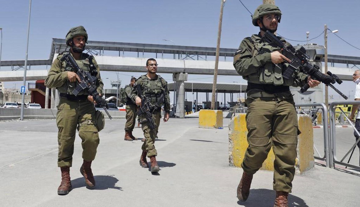 الشرطة الإسرائيلية: مقتل فلسطيني حاول صدم جنود عند حاجز في الضفة