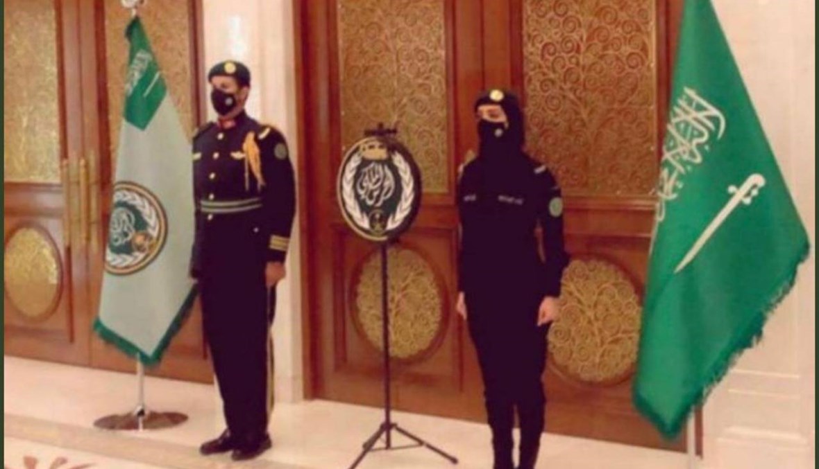 صورة امرأة في الحرس الملكي السعودي تشعل وسائل التواصل... "نفتخر بك"