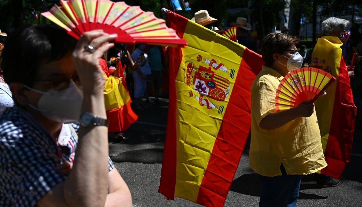 سانشيز يحضر تجمّعاً انتخابيّا بكمامة على الوجه ومن دون مصافحات: كورونا "عدو إسبانيا"