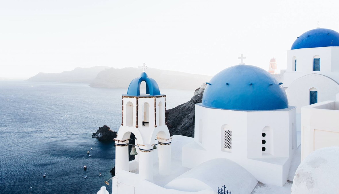 اليونان تعيد فتح جزرها أمام السياح