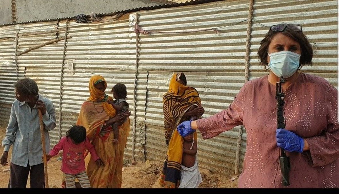 صحافية هندية تجوب بلادها لتروي قصص الوباء وعذابات الناس والفقر