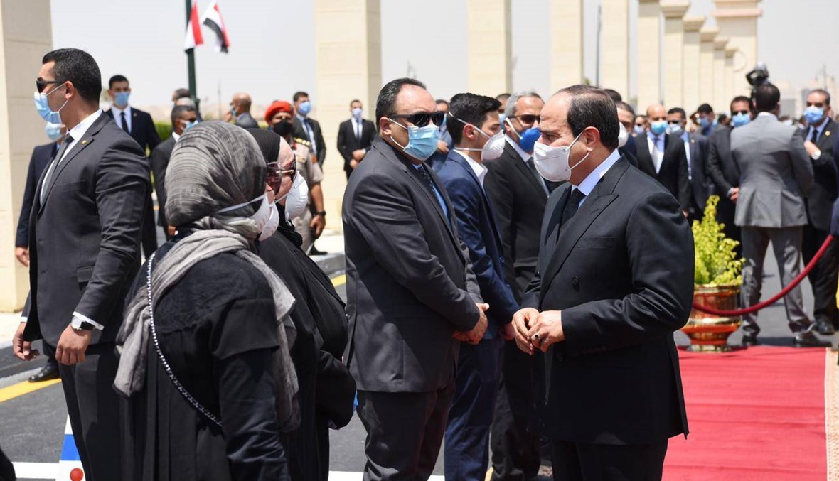 السيسي وكبار رجال الدولة المصرية في جنازة محمد العصار (صور)