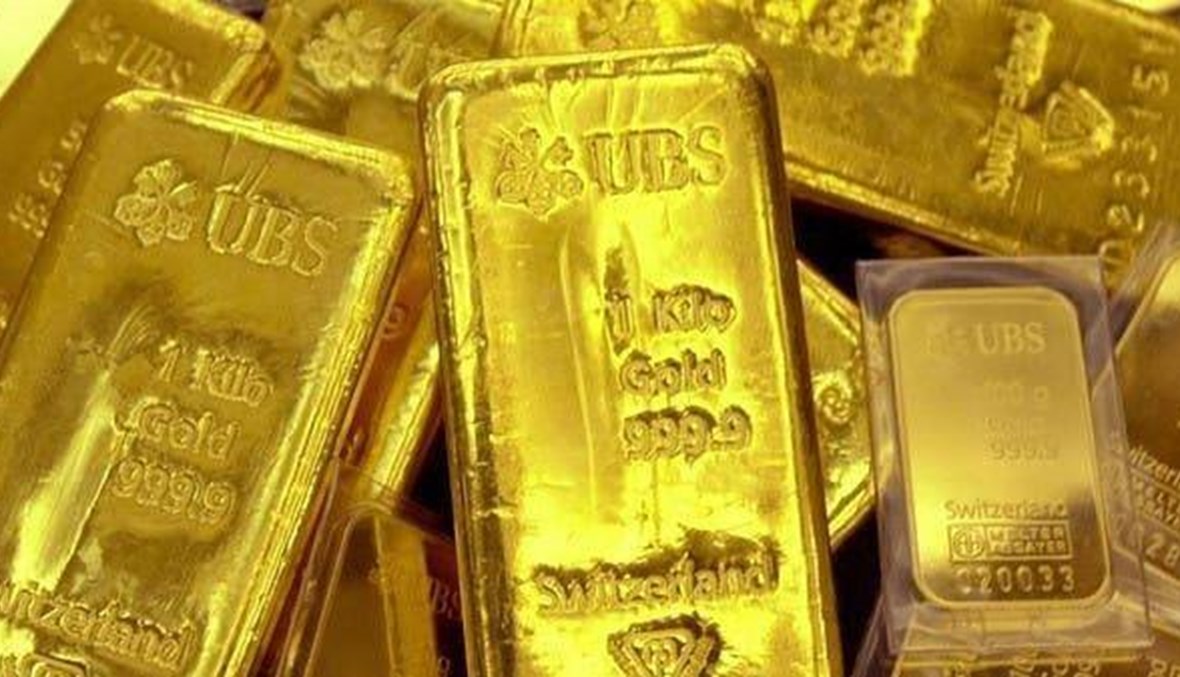 للمرة الأولى منذ عام 2011... سعر أونصة الذهب يتجاوز 1800 دولار