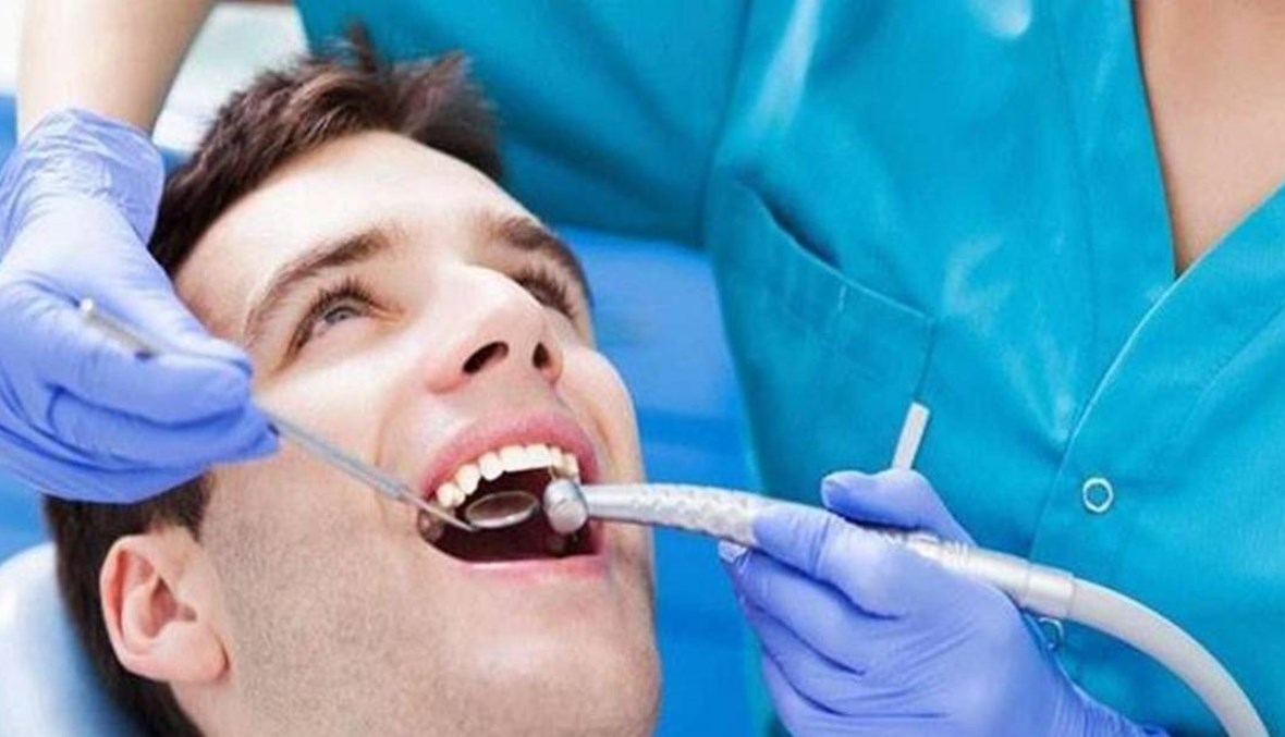 أطباء الأسنان في لبنان في مواجهة الانهيار... "صرخة وجع"