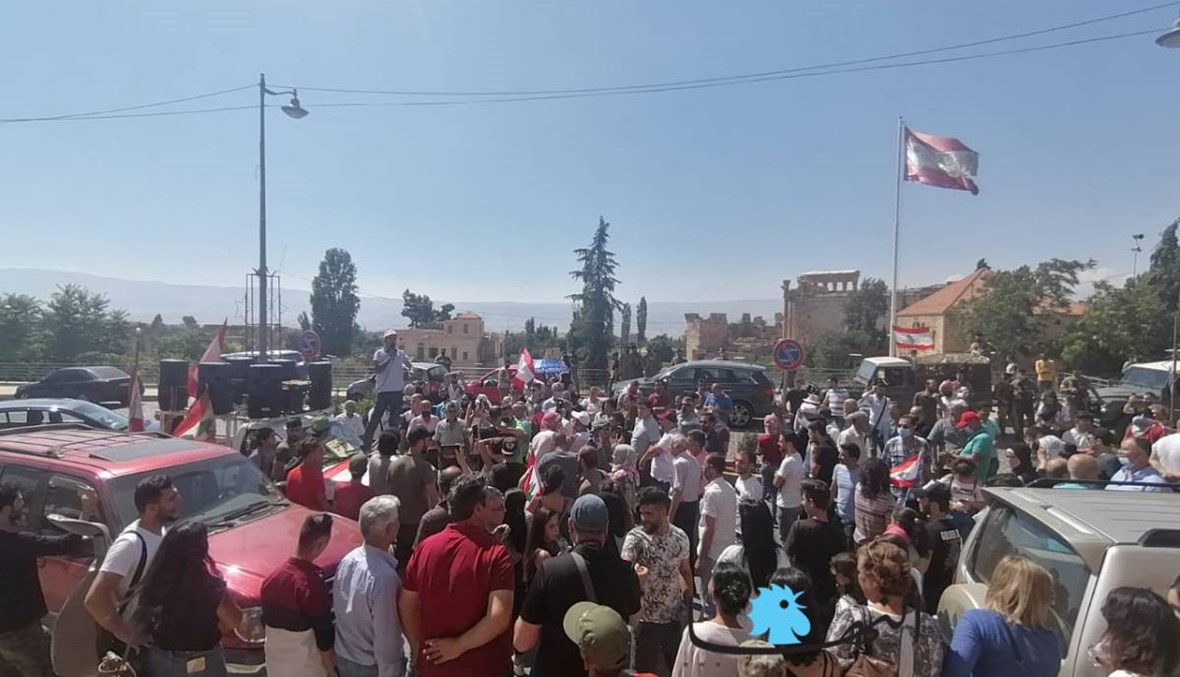 بالصور والفيديو: وقفة احتجاجيّة على الوضع المعيشي في بعلبك