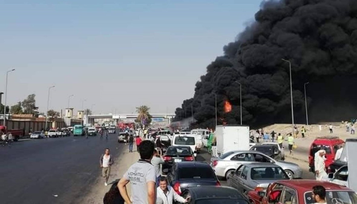حريق هائل بخطّ مواد بترولية يثير الذعر في مصر... استدعاء 20 سيارة إطفاء (صور وفيديو)