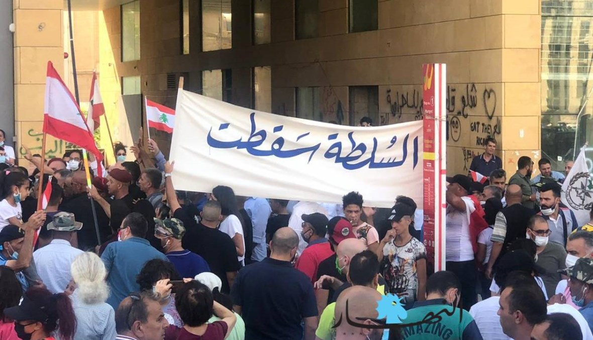اعتصام للعسكريين المتقاعدين في ساحة الشهداء: لحكومة انتقالية بصلاحيات استثنائية (صور وفيديو)