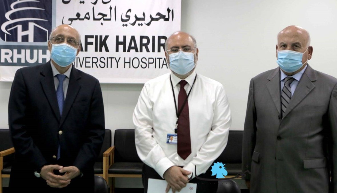 أبو شرف يزور مستشفى الحريري... مساهمة مالية بقيمة 25 مليون ليرة (صور)