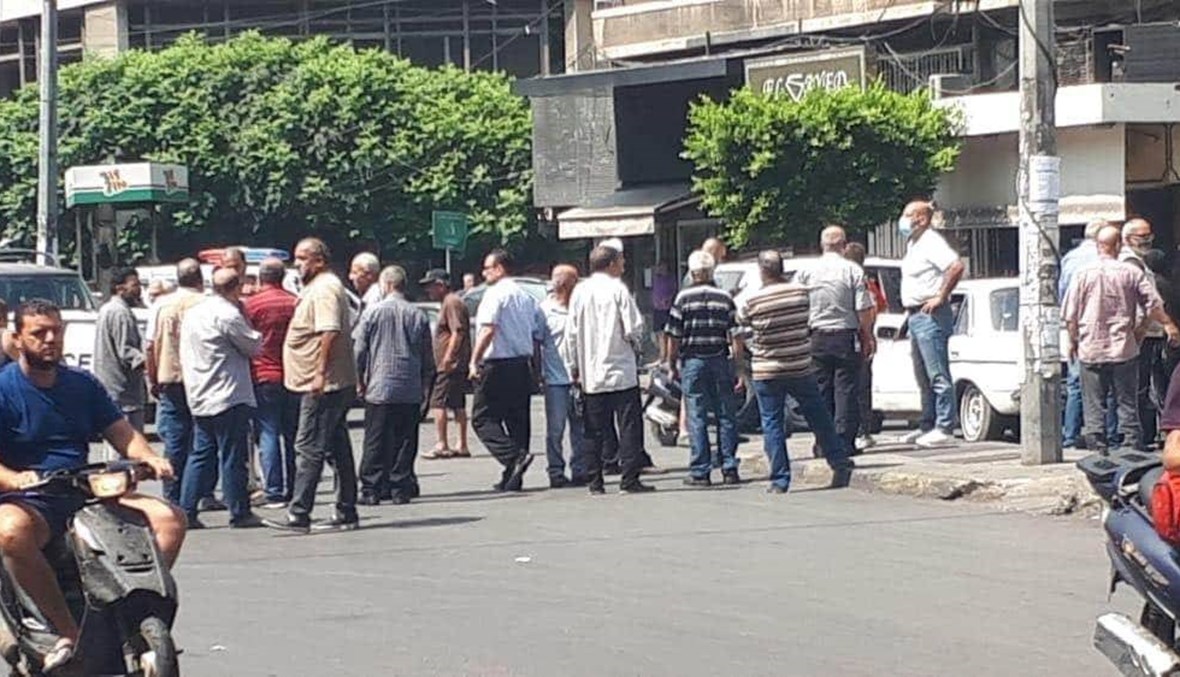 المتقاعدون قطعوا الطريق عند إشارة المئتين في طرابلس