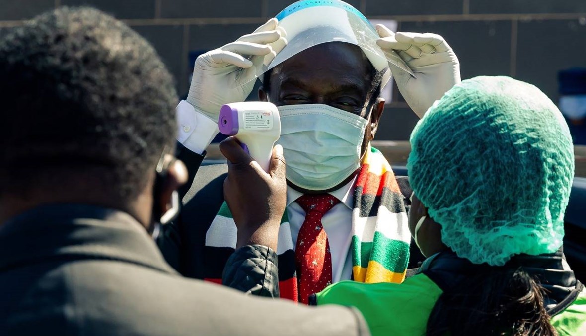 صور صادمة أثارت الغضب في زيمبابوي: أزمة الطواقم الطبيّة تتفاقم، وكورونا يشتد