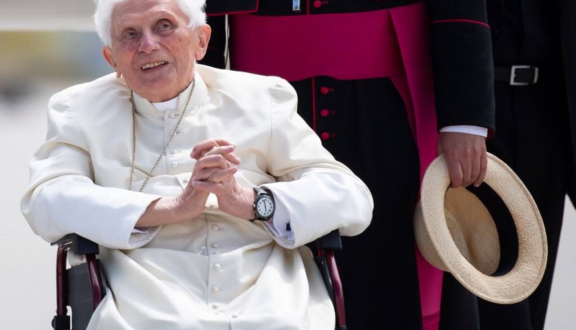 بابا الفاتيكان السابق بنديكتوس السادس عشر في حالة "وهن شديد"