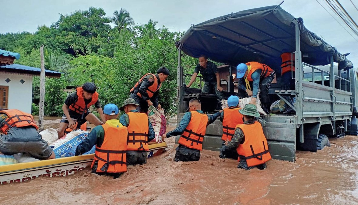 العاصفة "سينلاكو" تجتاح تايلاندا: أمطار غزيرة في 18 إقليماً وسيول موحلة وأضرار