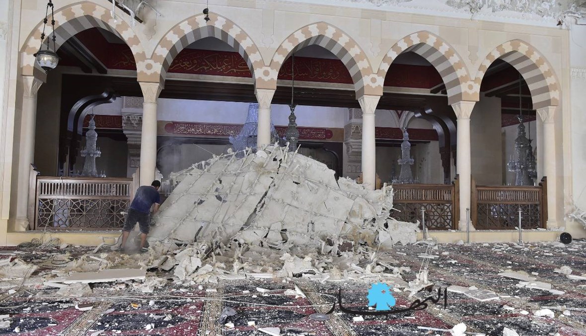 مسجد الأمين بعد "الزلزال"... صور للخراب ومحاولات اللملمة