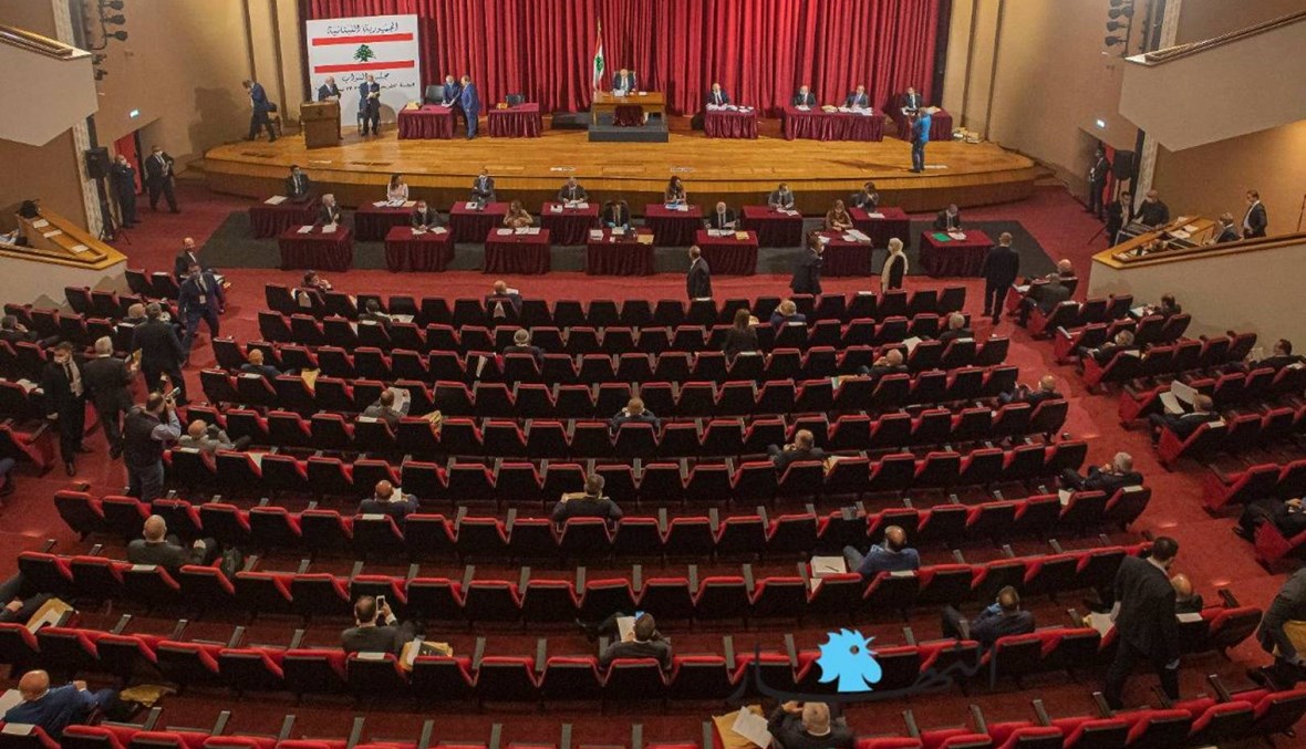 9 نواب خارج المجلس حتى الساعة