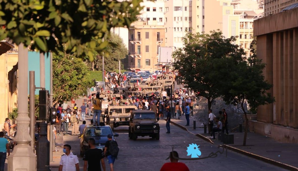 الكرّ والفرّ مجدداً في وسط بيروت... رشق بالحجارة ومسيل للدموع (صور وفيديو)