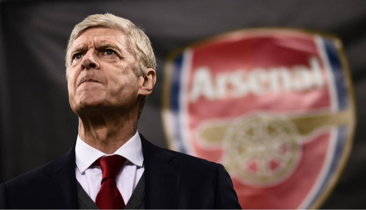 هل رفض فينغر قيادة برشلونة؟