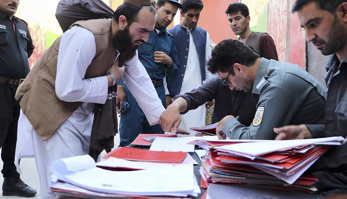 السلطات الأفغانية باشرت إطلاق سراح سجناء طالبان الـ400