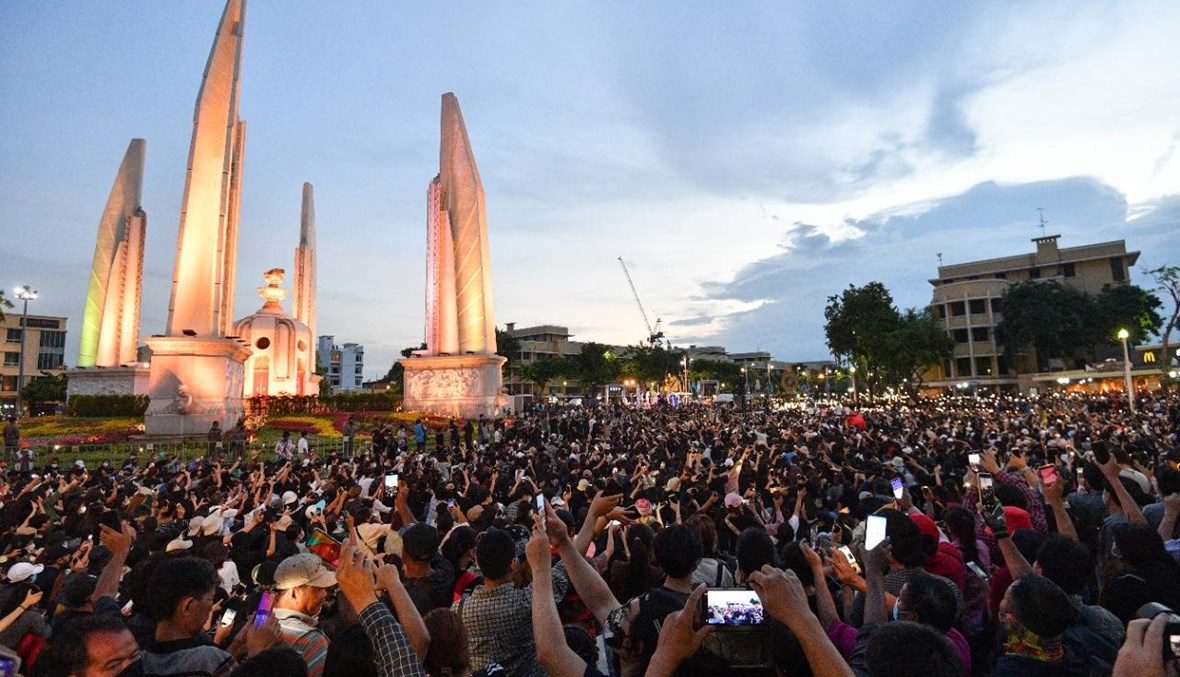 أكثر من عشرة آلاف يتظاهرون في بانكوك للمطالبة بتعزيز الديموقراطيّة