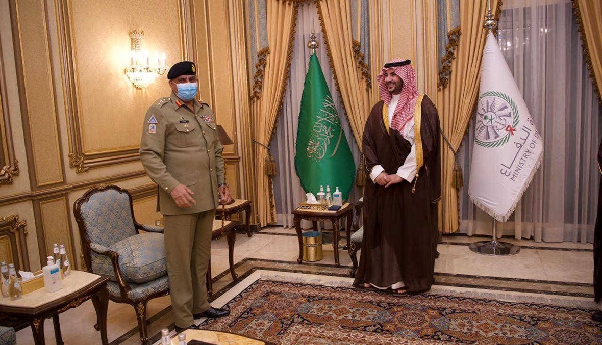 بعد خلاف حول مسألة كشمير   \r\nقائد الجيس الباكستاني زار السعودية لإصلاح العلاقات