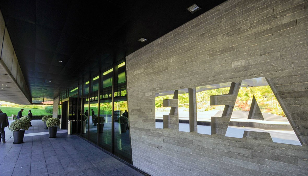 "فيفا" يتحرّك لإنقاذ مجتمع كرة القدم