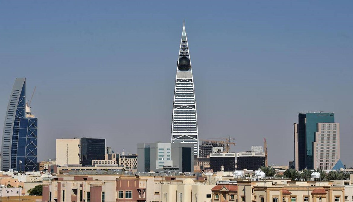 محافظ البنك المركزي السعودي يتوقع زيادة النمو الاقتصادي للمملكة هذا العام