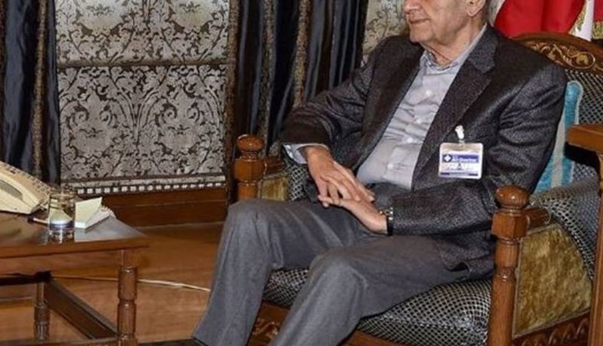 شخصيّات كثيرة وضعت بطاقة Air Doctor... فهل تحمي فعلاً من الفيروسات؟