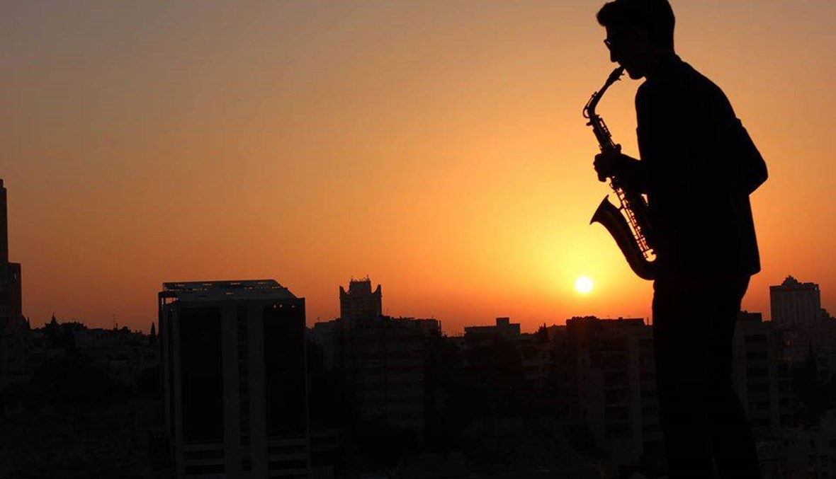 العازف الأردني زيد أبو حجلة: الساكسفون علاج الحجر