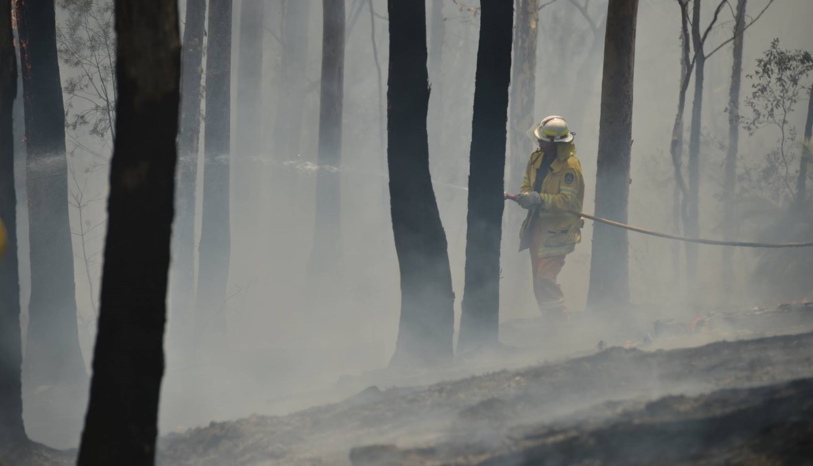 أوستراليا: البحريّة تجلي مئات السكان المحاصرين بحرائق الغابات في مالاكوتا