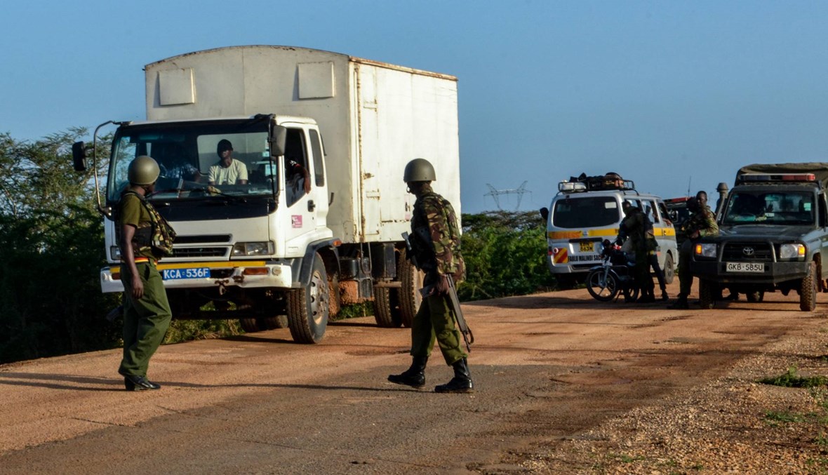 كينيا: مسلّحو حركة الشباب يشنّون هجوماً على قاعدة عسكريّة في لامو