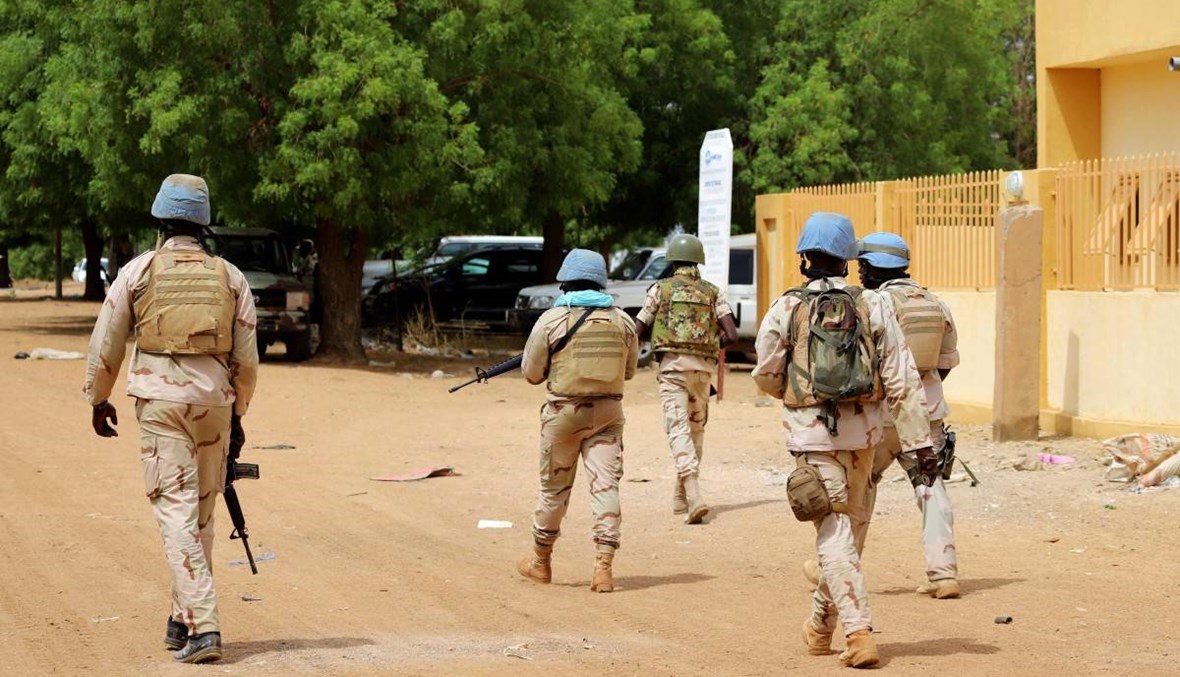 هجوم على معسكر في مالي: إصابة 18 من القبعات الزرق ومدنيَّين اثنين