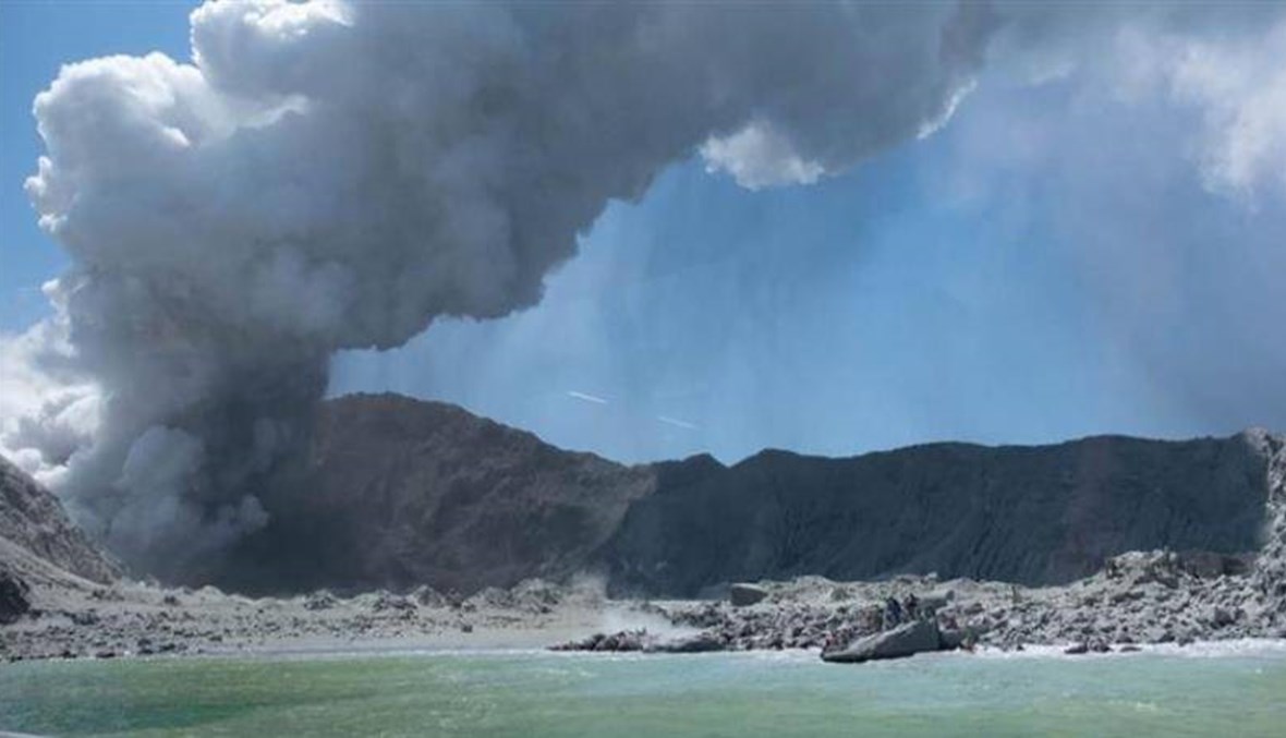 ارتفاع حصيلة ضحايا بركان نيوزيلندا إلى 20 قتيلا