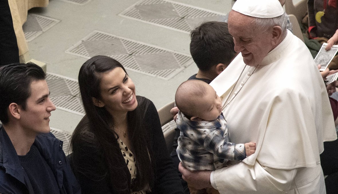 البابا فرنسيس يعلن بدء مراجعة القانون الكنسي حول الاعتداءات الجنسيّة على الأطفال