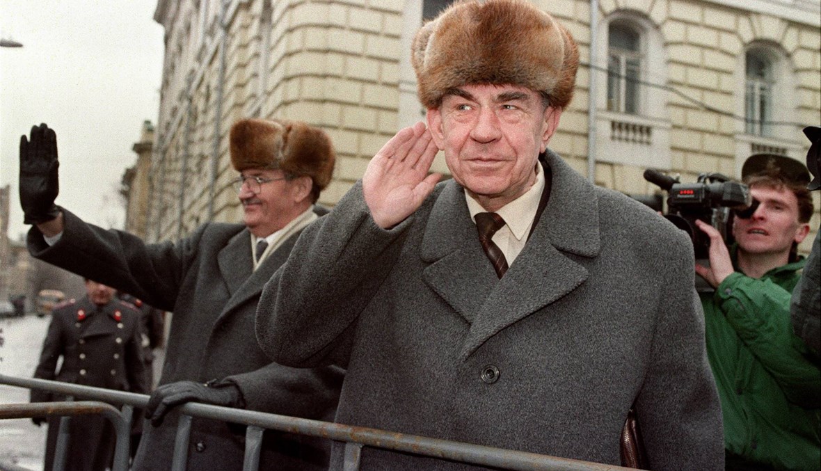 وفاة آخر ماريشال سوفياتي ديمتري يازوف... أبرز وجوه الانقلاب على غورباتشوف