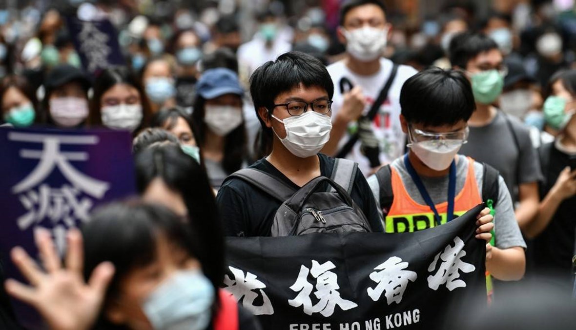 تحذير ودعوة للمغادرة... مئات المتظاهرين في وسط هونغ كونغ