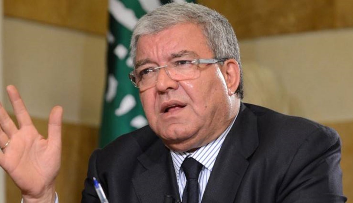 المشنوق: سيجد صهر الرئاسة دم اللبنانيين على يديه