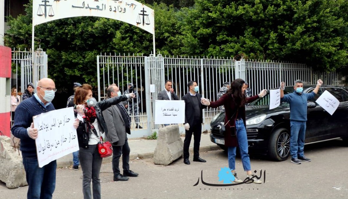 القاضي عبود يفتح أبواب قصر العدل أمام المتظاهرين: أتعهّد بتشكيلات مستقلّة