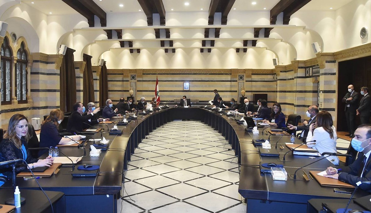 جلسة مجلس الوزراء برئاسة دياب في السرايا الحكومية