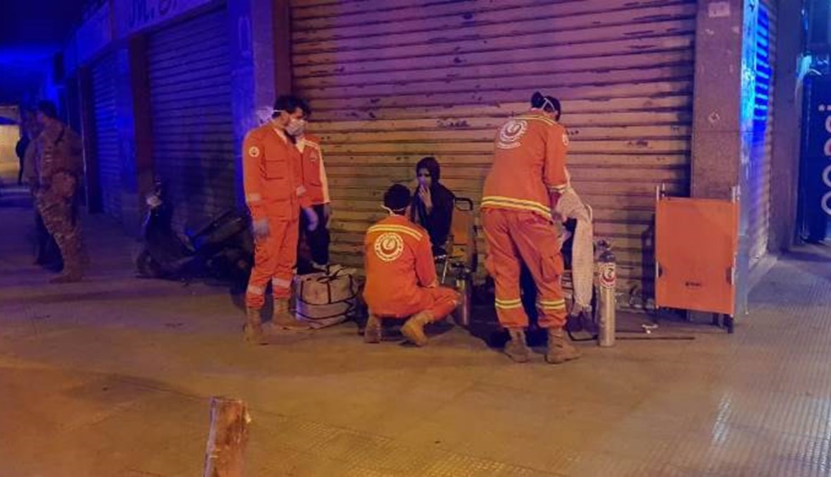 إصابة 24 شخصاً نتيجة حريق داخل مستودع أقمشة في طرابلس