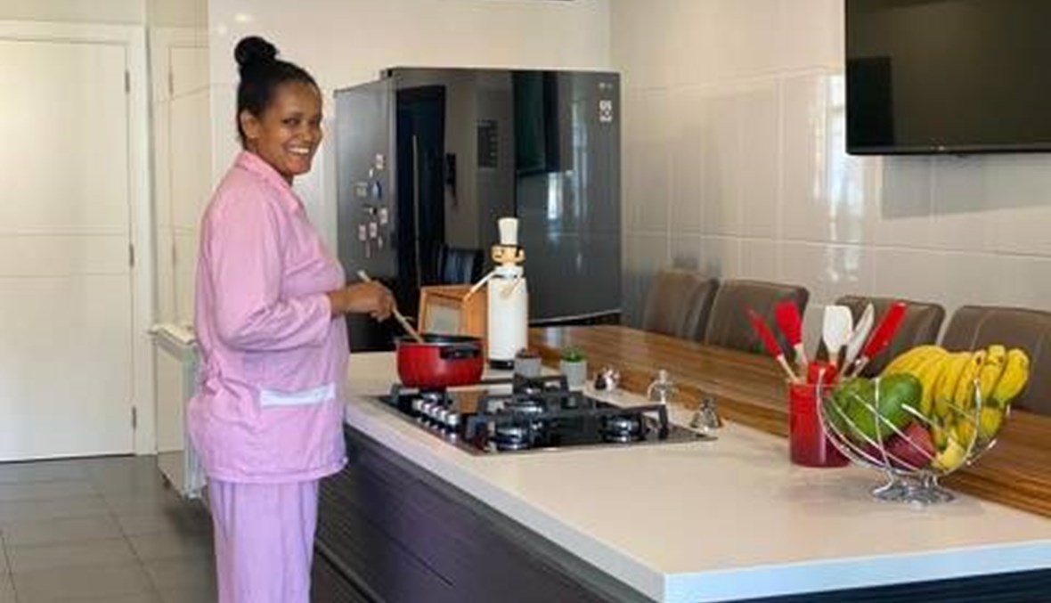 العاملات المنزليات في مهب أزمة الدولار... بين مواجهة الوضع والخيار الصعب!