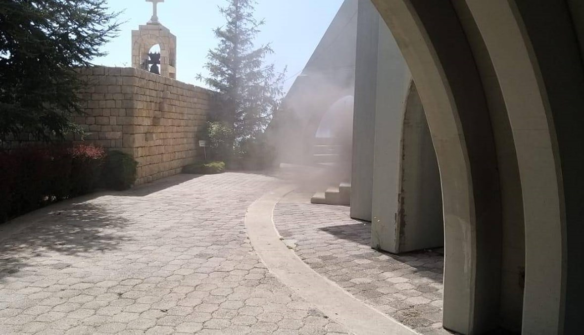 اندلاع حريق داخل كنيسة سيدة الحصن في إهدن... معلومات عن احتكاك كهربائي (صور)
