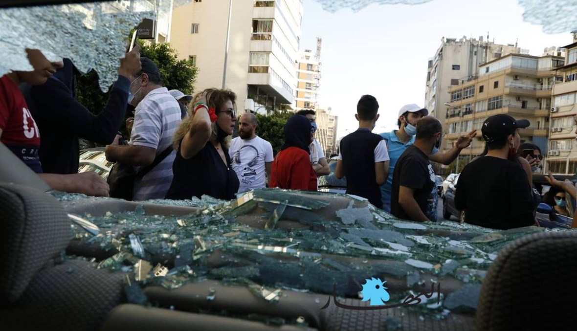 ضربُ شبان وتكسير سياراتهم في عين التينة: "برسم رئيس الجمهورية" (صور وفيديو)