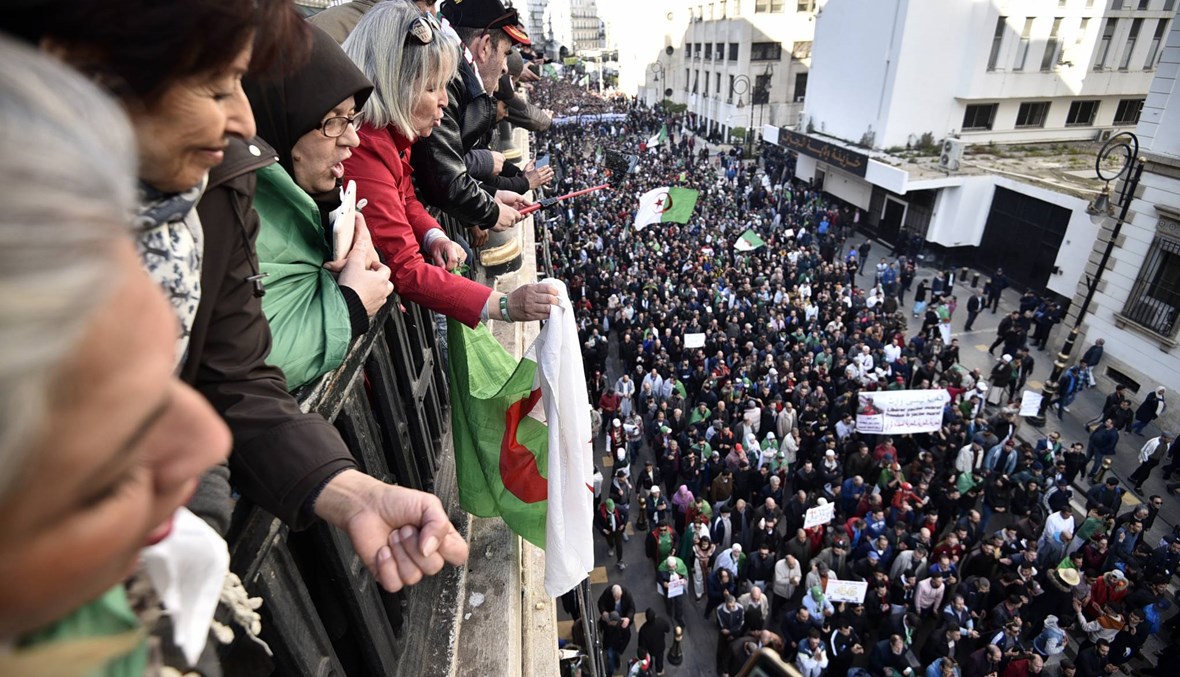 تظاهرات الجزائر في الجمعة الـ46: حشود ملأت الشوارع... "سيادة شعبي، مرحلة انتقاليّة"