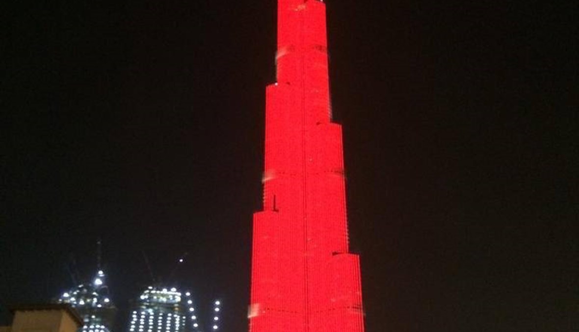 فيديو-الامارات تتضامن مع الصين... برج خليفة في دبي يضيء بألوان علمها