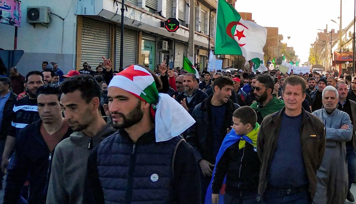 الحراك في الجزائر بعد عام من انطلاقه... إلى أين؟