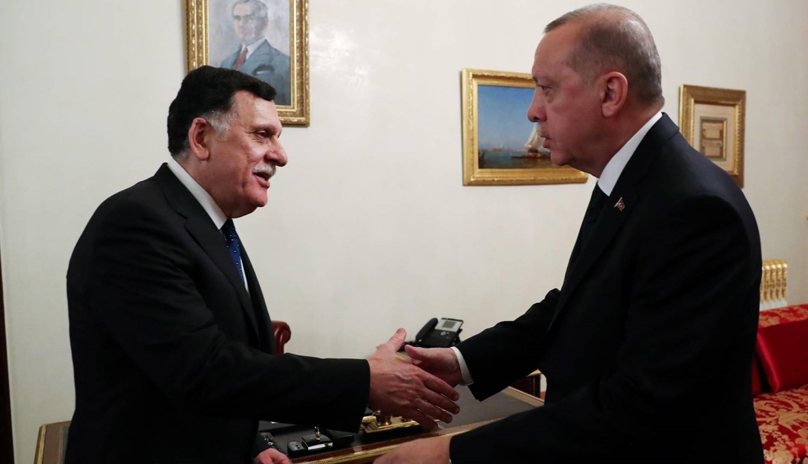 إردوغان يؤكّد وجود مقاتلين سوريّين موالين لتركيا في ليبيا