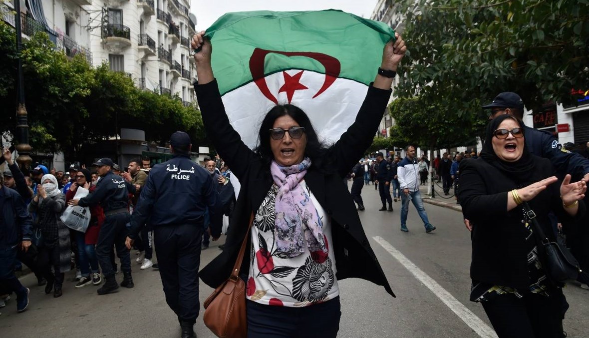 الجزائر: المحكمة أرجأت النطق بالحكم بحقّ لخضر بورقعة إلى 2 نيسان