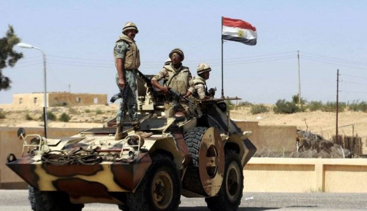 مقتل وإصابة 10 من أفراد الجيش المصري في انفجار عبوة ناسفة بسيناء