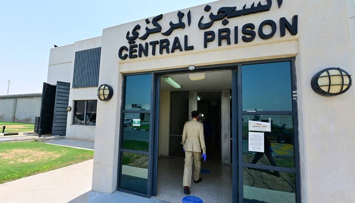 أشغال حرفية وطبابة... زيارات عائلية افتراضية وجلسات محاكمة من بُعد في سجن دبي (صور)