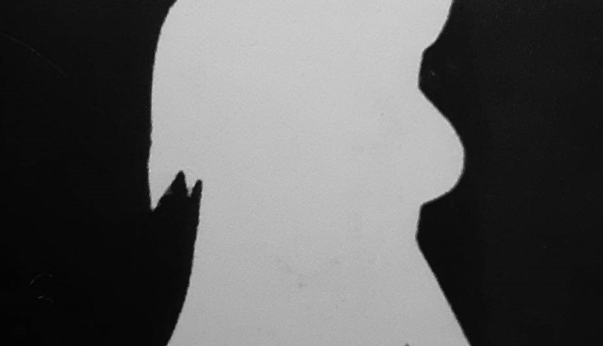 كأني... اكْتَرَيْتُ رَحِمَهَا.